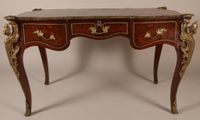 Bureau plat à plateau rectangulaire, de forme galbée toutes … (photo 2)