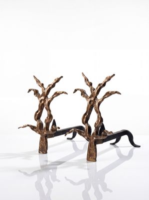 paire de figurines en bronze représentant des arbres, posées sur un fond blanc