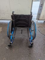 Un fauteuil roulant