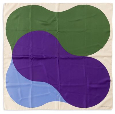 une peinture abstraite aux tons violets et verts sur fond blanc