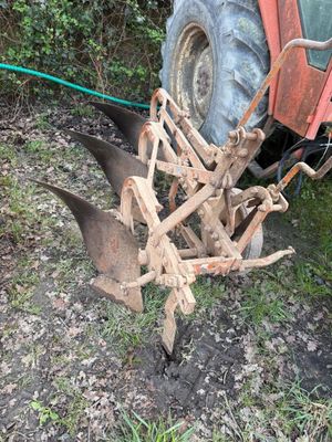 Charrue trois socles Vendu dans l'état - Photo 1