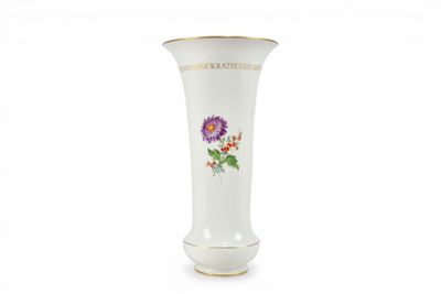 MEISSEN, vers 1970-80. Grand vase en porcelaine de Meissen à…