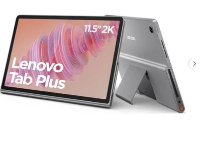 gros plan d'une tablette informatique sur une surface blanche