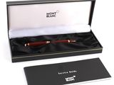 stylo plume Mont Blanc présenté dans un coffret cadeau accompagné d'un bloc-notes