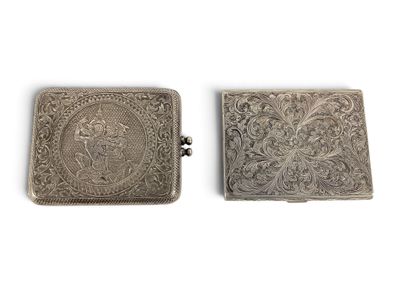 paire de étuis à cigarettes anciens en argent, ornés d'un motif floral