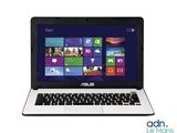 L'ordinateur portable ASUS est ouvert et prêt à l'emploi.