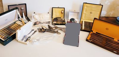 Art de la Table : Lot de métal argenté divers, étains et por… - Photo 1