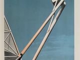 une photo d'une photo d'un lampadaire fixé à un poteau