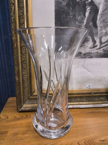 Grand vase en cristal. Non signé. 35 cm