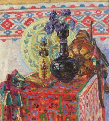un tableau représentant un vase noir posé sur une nappe rouge