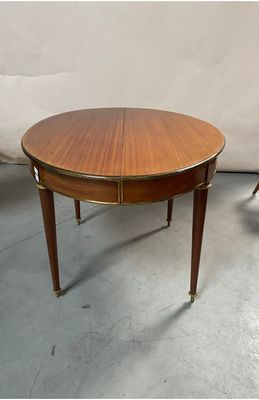 paire de tables d'appoint de style « mid-century », dans l'esprit de George IV