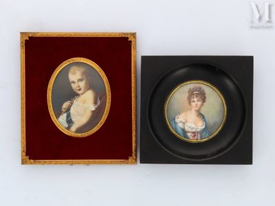 deux portraits miniatures représentant une femme en robe et un homme en costume