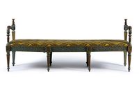 Paire de banquettes en bois sculpté, mouluré et peint en ble… (photo 4)