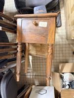 VENTE VOL : Une chaise de style Louis XIII en bois travaillé… (photo 2)
