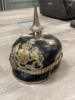CASQUE à pointe d'officier de réserve du 1er régiment de che…