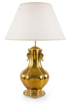 ASIE, pied de lampe balustre en laiton repoussé, la panse go…