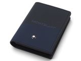 Le portefeuille est noir et comporte un bouton argenté sur le devant.