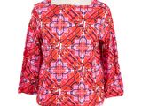 un chemisier rouge et rose sur un mannequin, un mannequin, un mannequin, un mannequin, un mannequin, un mannequin, un mannequin, un mannequin, un mannequin, un mannequin, un mannequin, un mannequin, un mannequin, un mannequin, un mannequin, un mannequin, un mannequin, un mannequin, un mannequin, un mannequin, un mannequin, un mannequin, un mannequin, un mannequin, un mannequin, un mannequin, un mannequin, un mannequin, un mannequin, un mannequin, un mannequin, un mannequin, un mannequin, un mannequin, un