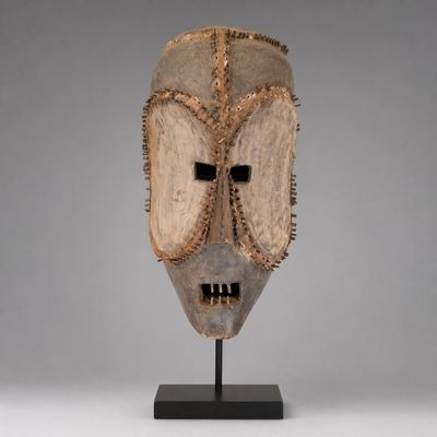 NGBAKA - Masque utilisé lors des initiations et notamment po…