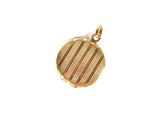 une image représentant un pendentif plaqué or sur fond blanc