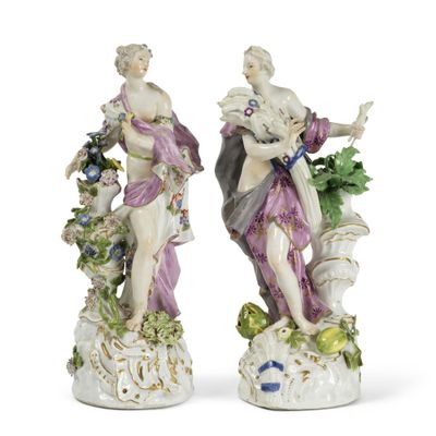 paire de figurines en porcelaine représentant une femme et un homme