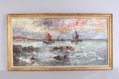 une peinture à l'huile représentant des bateaux sur l'eau, accrochée au mur
