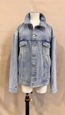 a blue jean jacket on a mannequin mannequin mannequin mannequin mannequin mannequin mannequin mannequin manne