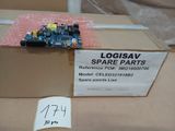 une boîte contenant un circuit imprimé, posée sur une table
