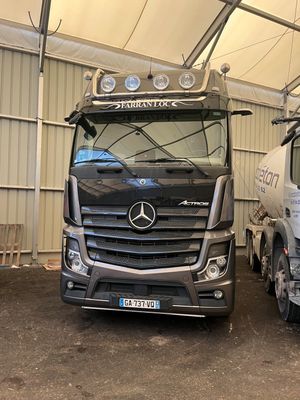 TRR MERCEDES ACTROS Immatriculé GA-737-VQ - Photo 1