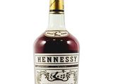 une photo d'une bouteille de whisky single malt Hennessy