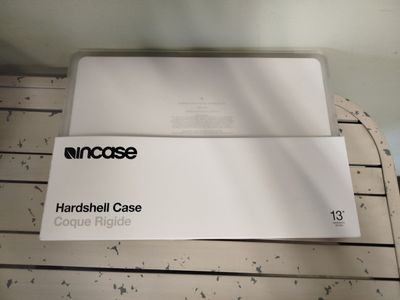 Coque pour MacBook Pro 13" de la marque INCASE - Photo 1