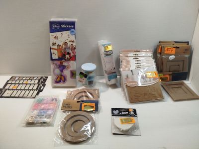 many items that are sitting on a table together