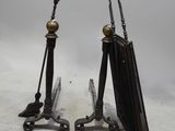 paire de porte-parapluies anciens en fonte, montés sur des socles en fonte