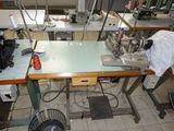 une photo d'une machine à coudre dans une usine