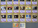 gros plan d'un jeu de cartes sur une table