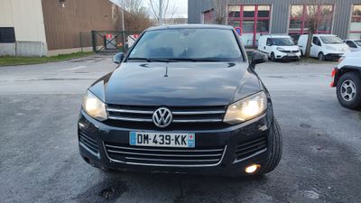 Véhicule VOLKSWAGEN TOUAREG, immatriculé DM-439-KK.