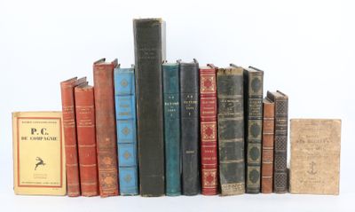 un grand nombre de livres empilés les uns sur les autres
