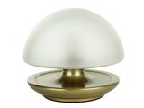un gros plan d'une lampe sur fond blanc