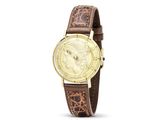 un gros plan d'une montre sur un fond blanc avec un fond blanc