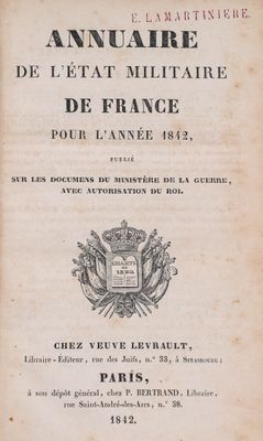 un vieux livre avec une image en noir et blanc d'un blason