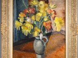 peinture représentant des fleurs dans un vase posé sur une table devant une fenêtre