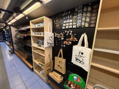 Agencement complet de magasin de presse - 25 m linéaires