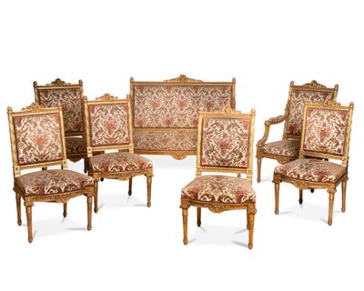 six chaises et une table recouverte d'un tissu à motifs floraux, recouverte d'un tissu à motifs floraux, recouverte d'un tissu à motifs floraux, recouverte d'un tissu à motifs floraux, recouverte d'un tissu à motifs floraux, recouverte d'un tissu à motifs floraux, recouverte d'un tissu à motifs floraux, recouverte d'un tissu à motifs floraux