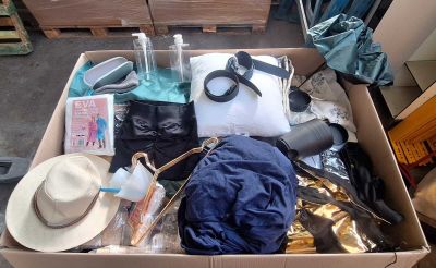 237 / 1 palette de 90 kg de mix ( parapluie, poncho, c…