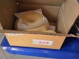 une boîte en carton contenant des toilettes