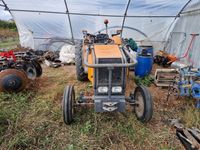 Tracteur agricole vigneron RENAULT modèle 55. (photo 4)