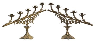 paire de candélabres anciens en laiton avec bougeoirs