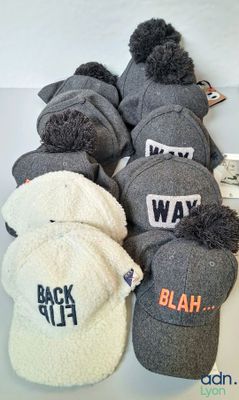 Lot de 10 casquettes - IKKS - Tailles 51,54 56 - Neuf - TVA …