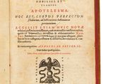 un livre ouvert sur lequel est posée l'image d'un oiseau