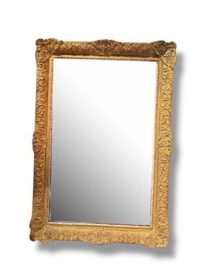 MIROIR rectangulaire à cadre en bois et stuc doré.